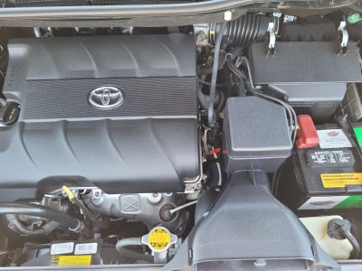 2014 Toyota Sienna LE 8 Passenger