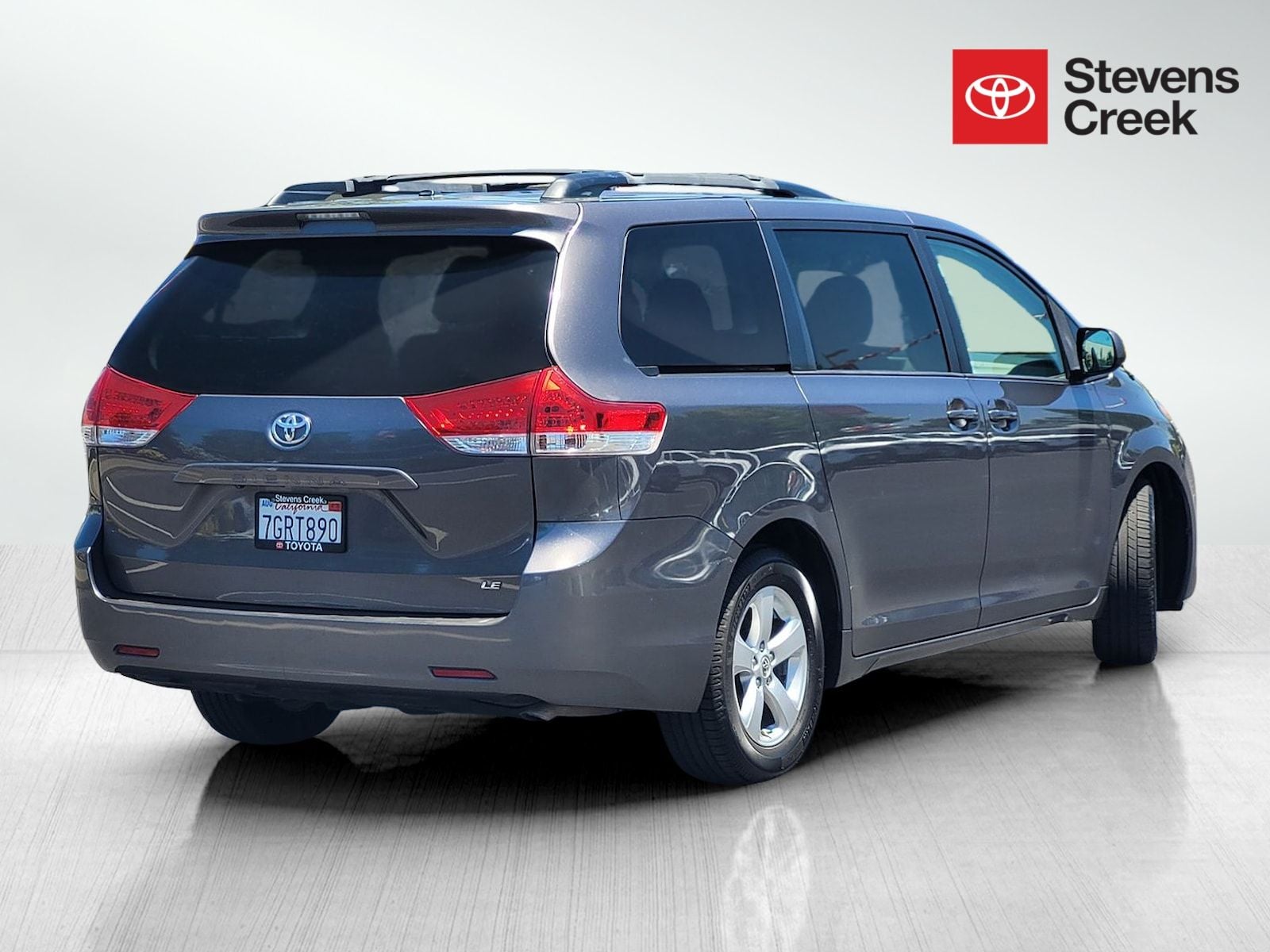 2014 Toyota Sienna LE 8 Passenger