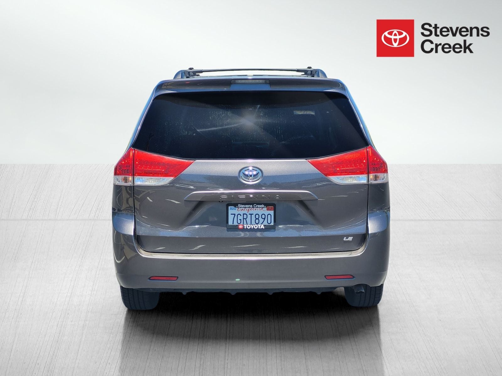2014 Toyota Sienna LE 8 Passenger