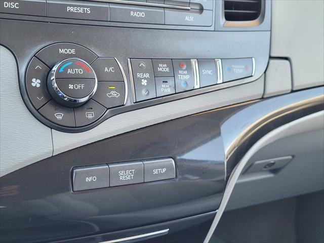 2014 Toyota Sienna LE 8 Passenger