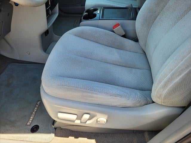 2014 Toyota Sienna LE 8 Passenger