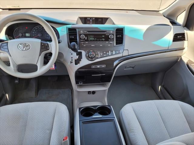 2014 Toyota Sienna LE 8 Passenger