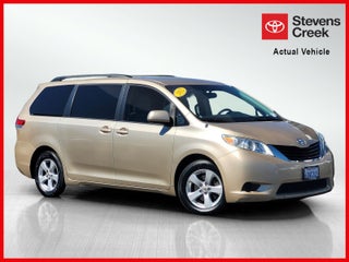 2012 Toyota Sienna LE 8 Passenger
