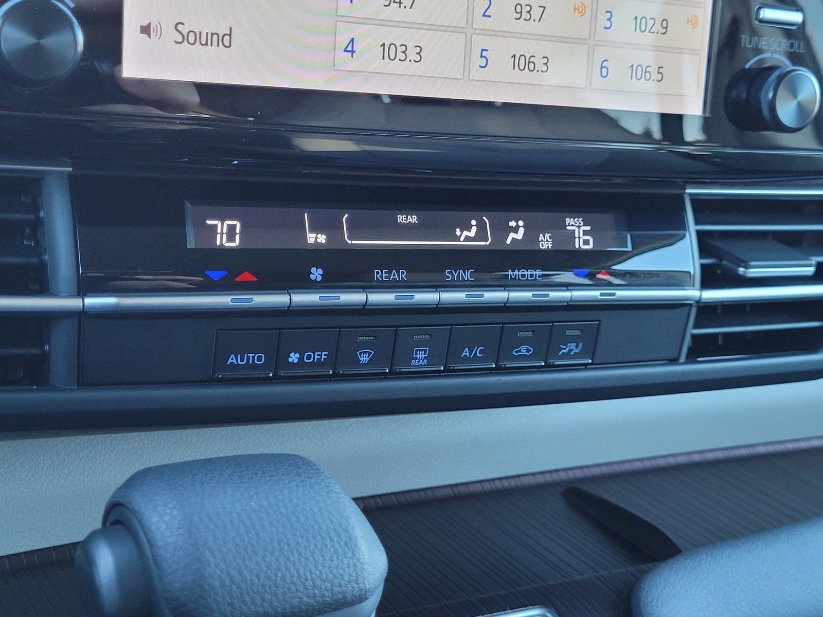 2024 Toyota Sienna LE 8 Passenger