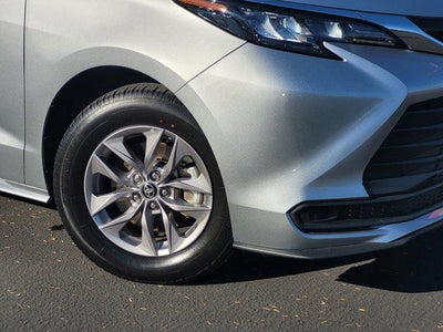2024 Toyota Sienna LE 8 Passenger
