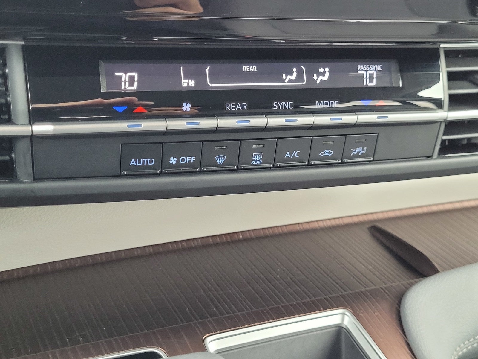 2024 Toyota Sienna LE 8 Passenger