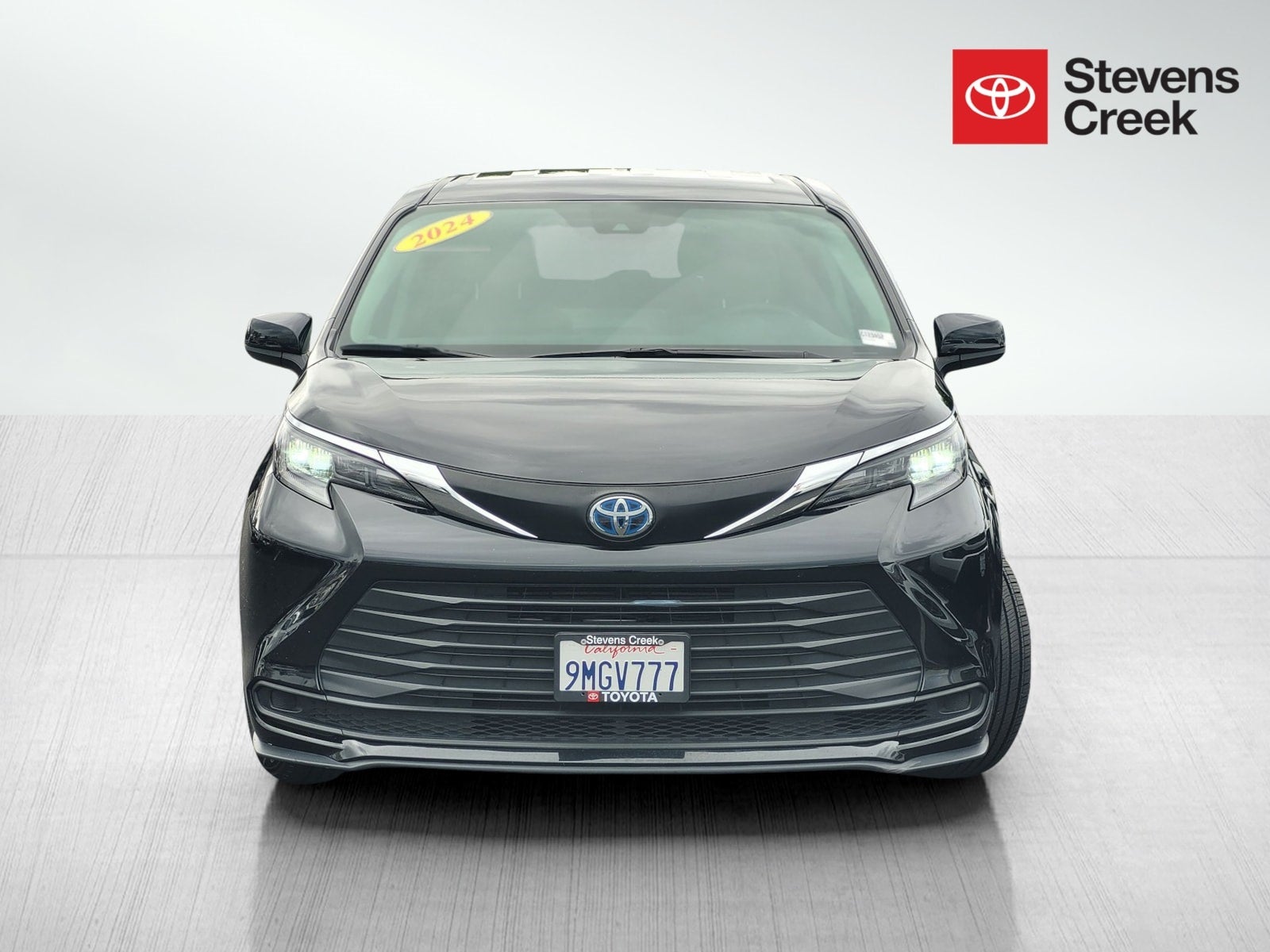 2024 Toyota Sienna LE 8 Passenger