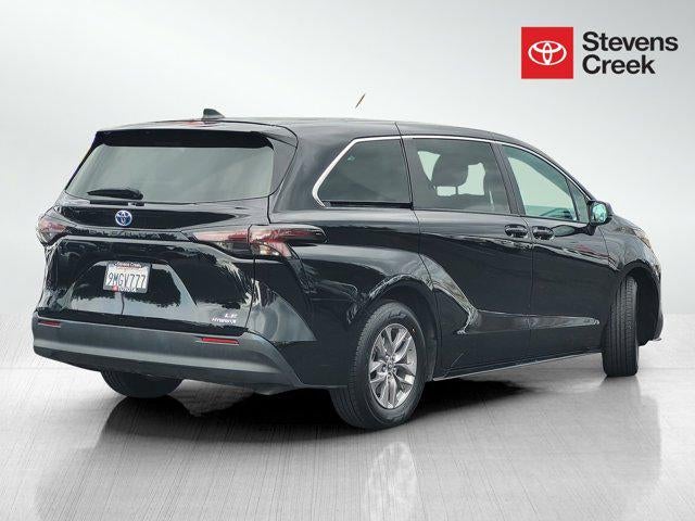 2024 Toyota Sienna LE 8 Passenger