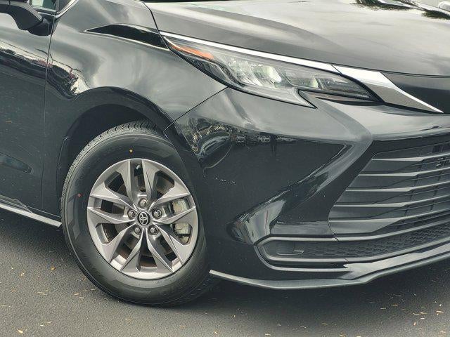 2024 Toyota Sienna LE 8 Passenger