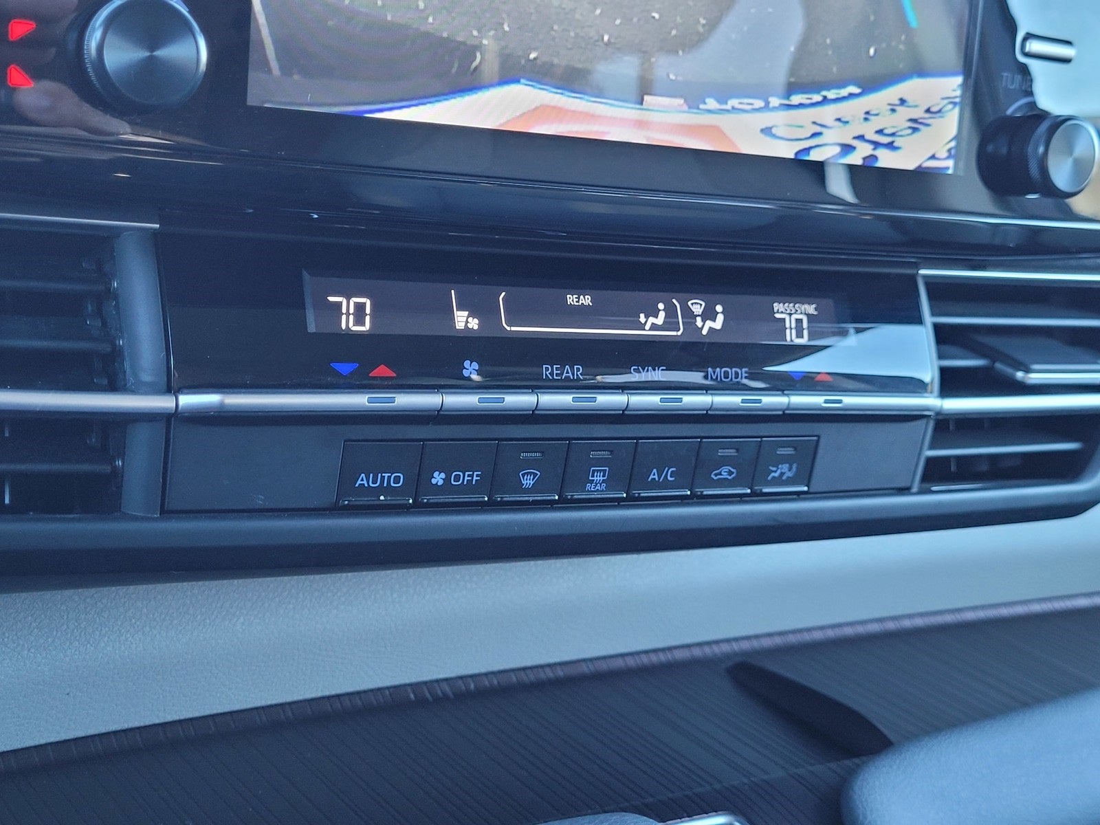 2024 Toyota Sienna LE 8 Passenger