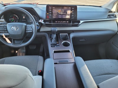 2024 Toyota Sienna LE 8 Passenger