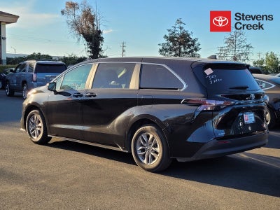 2025 Toyota Sienna LE 8 Passenger