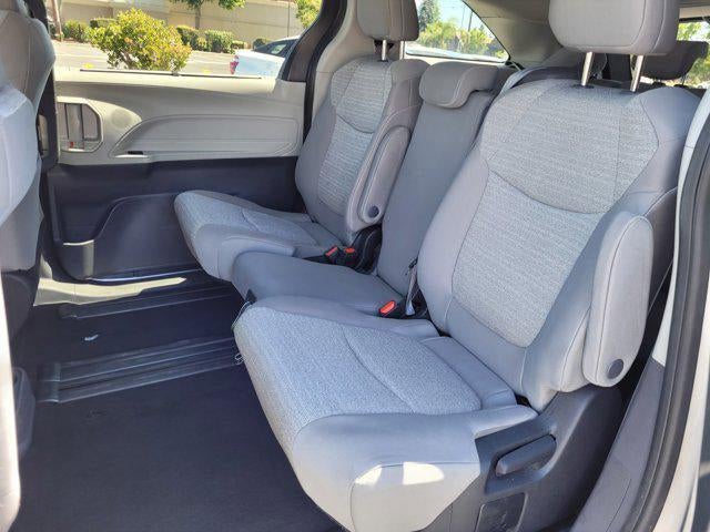 2022 Toyota Sienna LE 8 Passenger