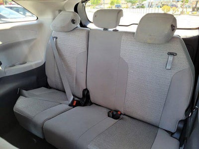 2022 Toyota Sienna LE 8 Passenger