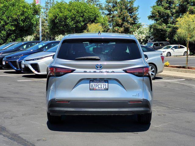 2022 Toyota Sienna LE 8 Passenger