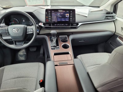 2024 Toyota Sienna LE 8 Passenger