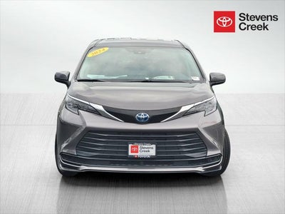 2024 Toyota Sienna LE 8 Passenger