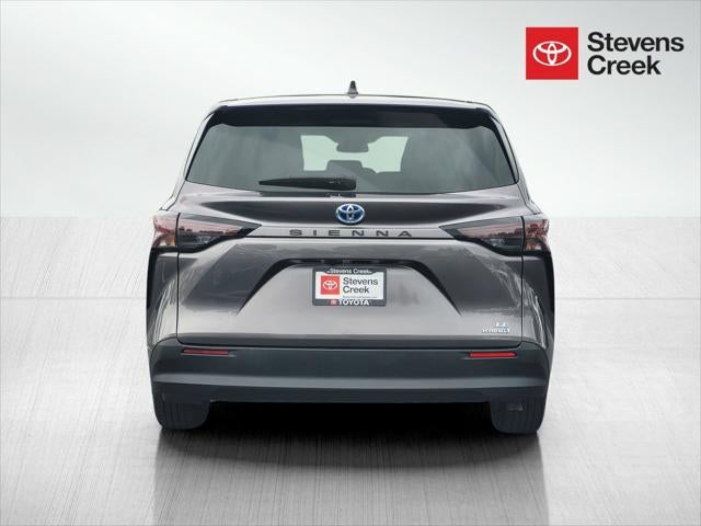 2024 Toyota Sienna LE 8 Passenger