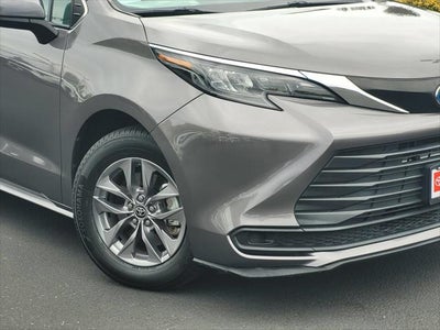 2024 Toyota Sienna LE 8 Passenger