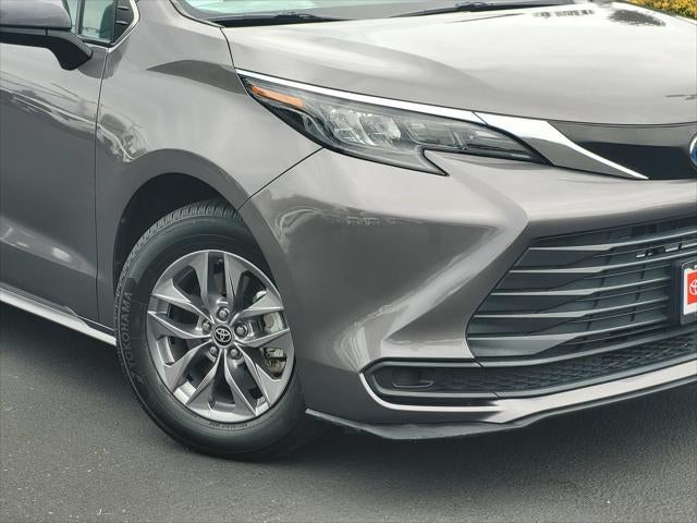 2024 Toyota Sienna LE 8 Passenger