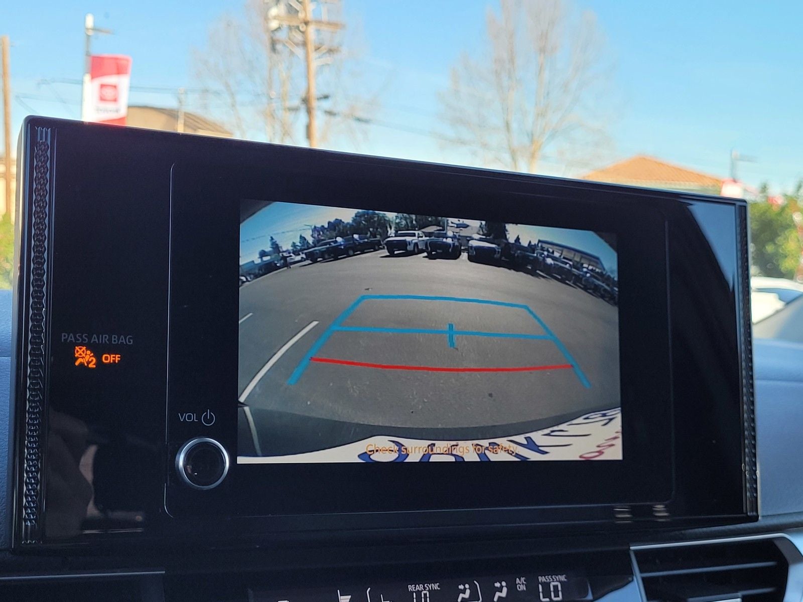 2025 Toyota Sienna LE 8 Passenger