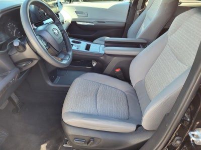 2025 Toyota Sienna LE 8 Passenger