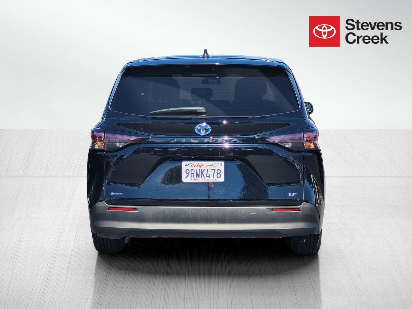 2025 Toyota Sienna LE 8 Passenger