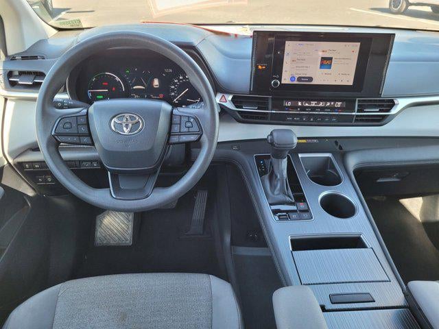 2025 Toyota Sienna LE 8 Passenger