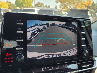 2023 Toyota Sienna LE 8 Passenger