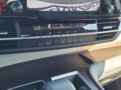 2023 Toyota Sienna LE 8 Passenger