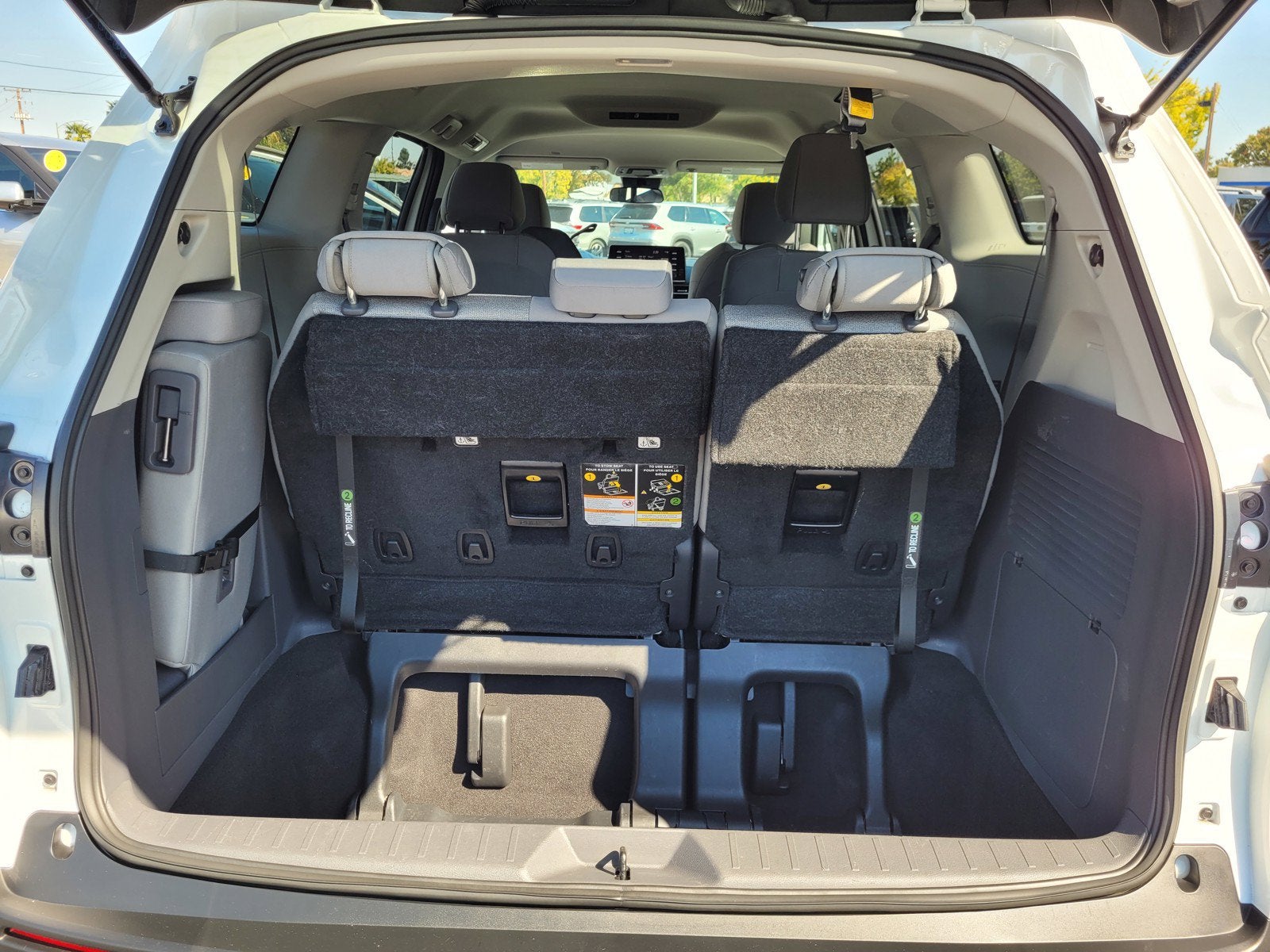 2023 Toyota Sienna LE 8 Passenger