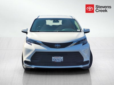 2023 Toyota Sienna LE 8 Passenger