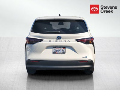 2023 Toyota Sienna LE 8 Passenger