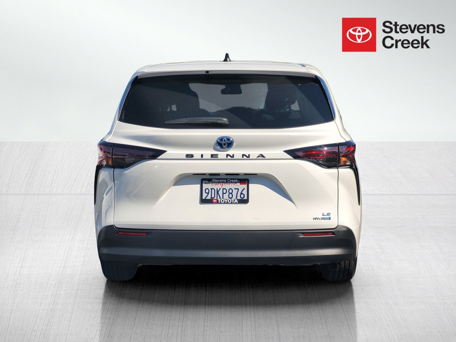 2023 Toyota Sienna LE 8 Passenger