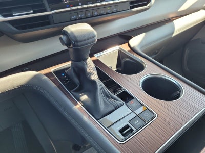 2024 Toyota Sienna LE 8 Passenger