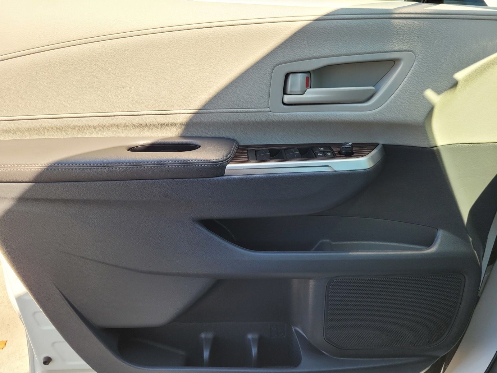 2024 Toyota Sienna LE 8 Passenger