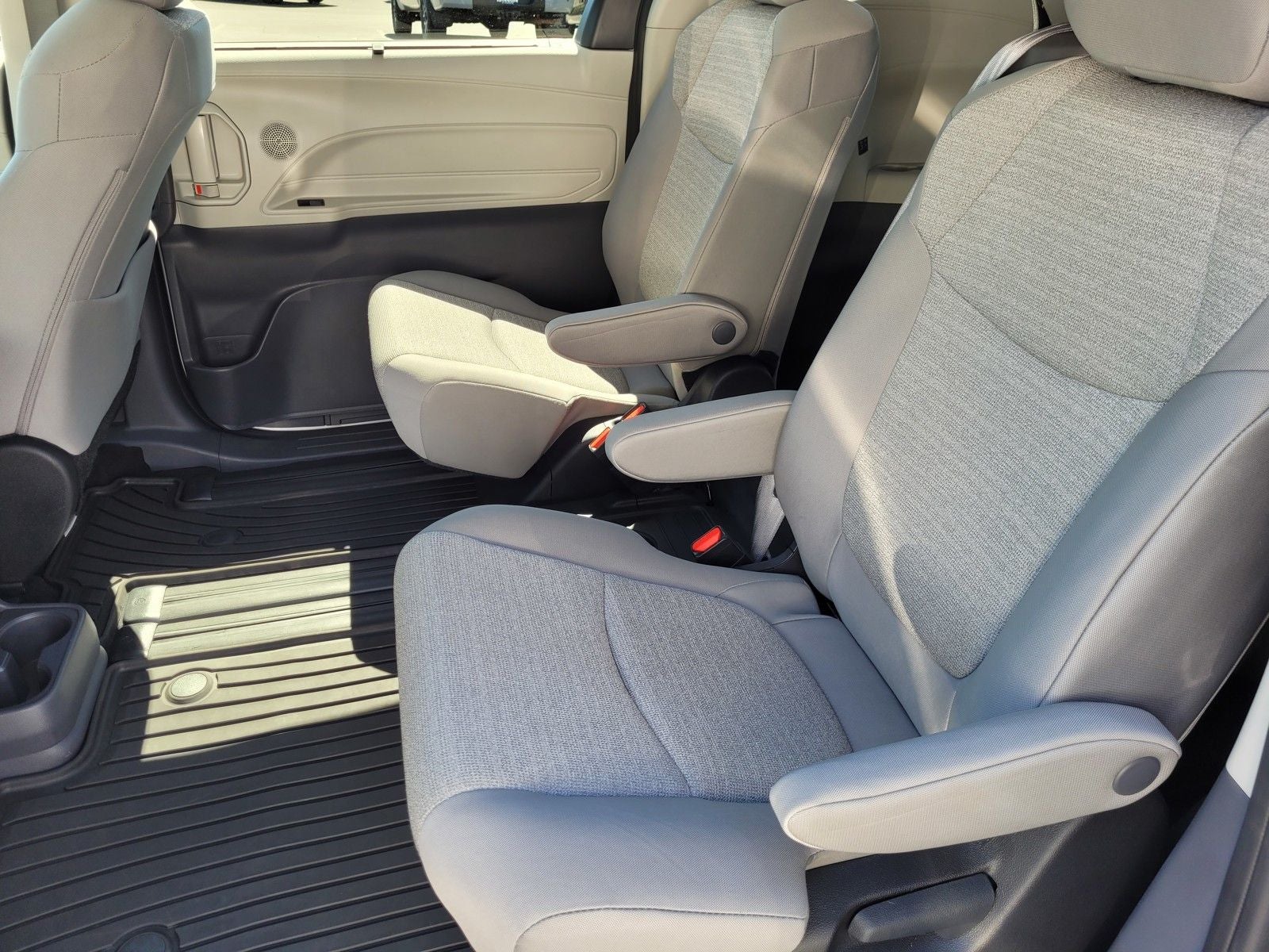 2024 Toyota Sienna LE 8 Passenger