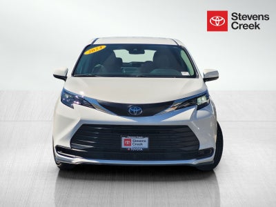 2024 Toyota Sienna LE 8 Passenger