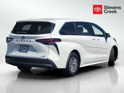2024 Toyota Sienna LE 8 Passenger