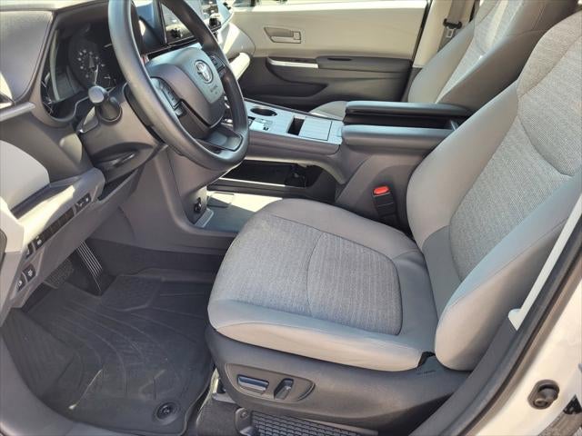 2024 Toyota Sienna LE 8 Passenger