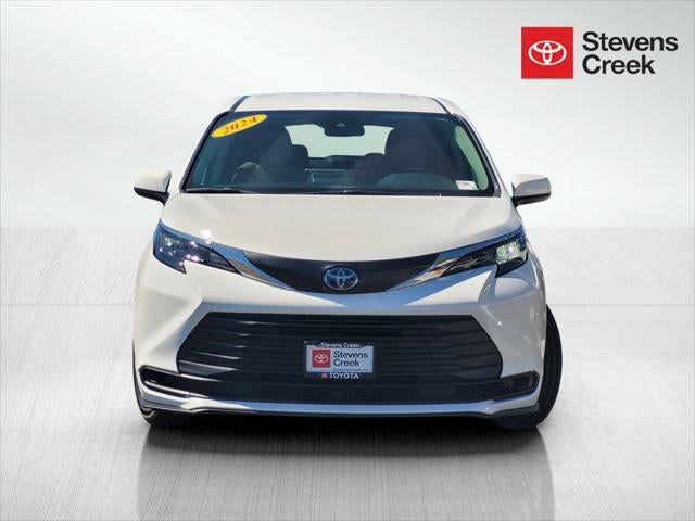 2024 Toyota Sienna LE 8 Passenger