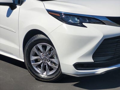 2024 Toyota Sienna LE 8 Passenger