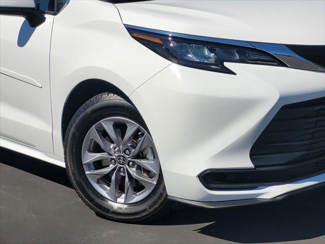 2024 Toyota Sienna LE 8 Passenger