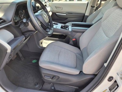 2024 Toyota Sienna LE 8 Passenger