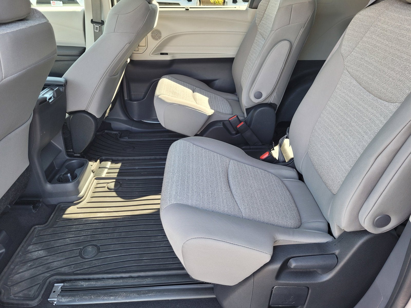 2024 Toyota Sienna LE 8 Passenger