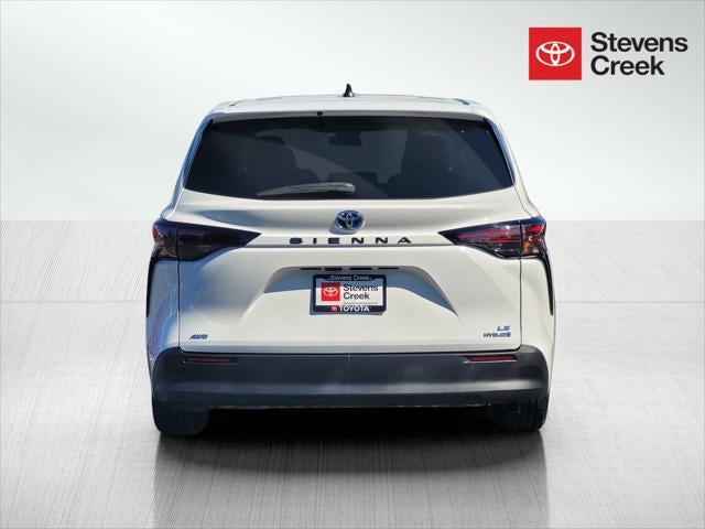2024 Toyota Sienna LE 8 Passenger