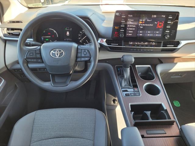 2024 Toyota Sienna LE 8 Passenger