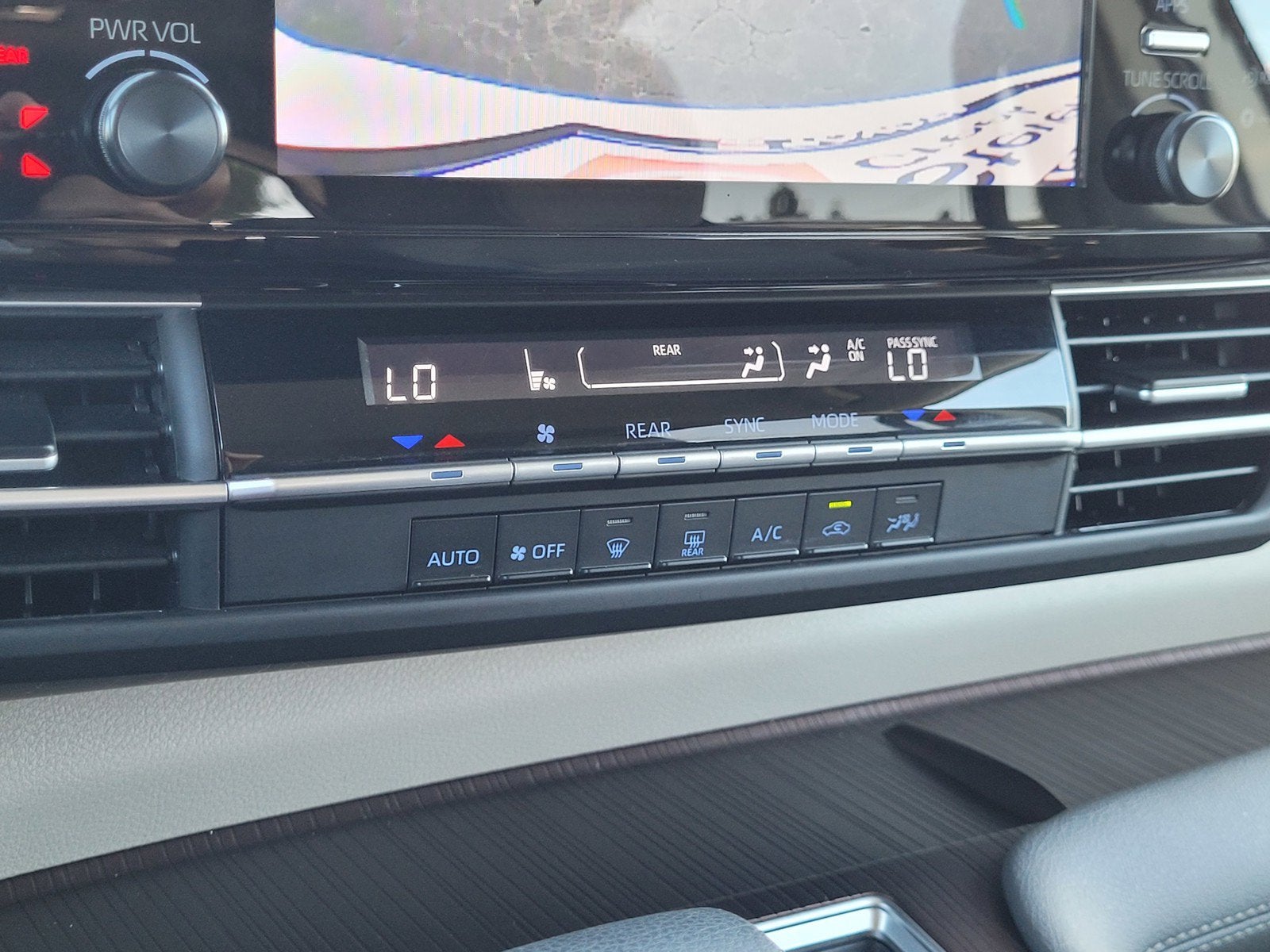 2024 Toyota Sienna LE 8 Passenger
