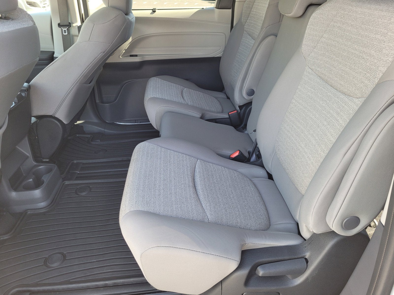 2024 Toyota Sienna LE 8 Passenger