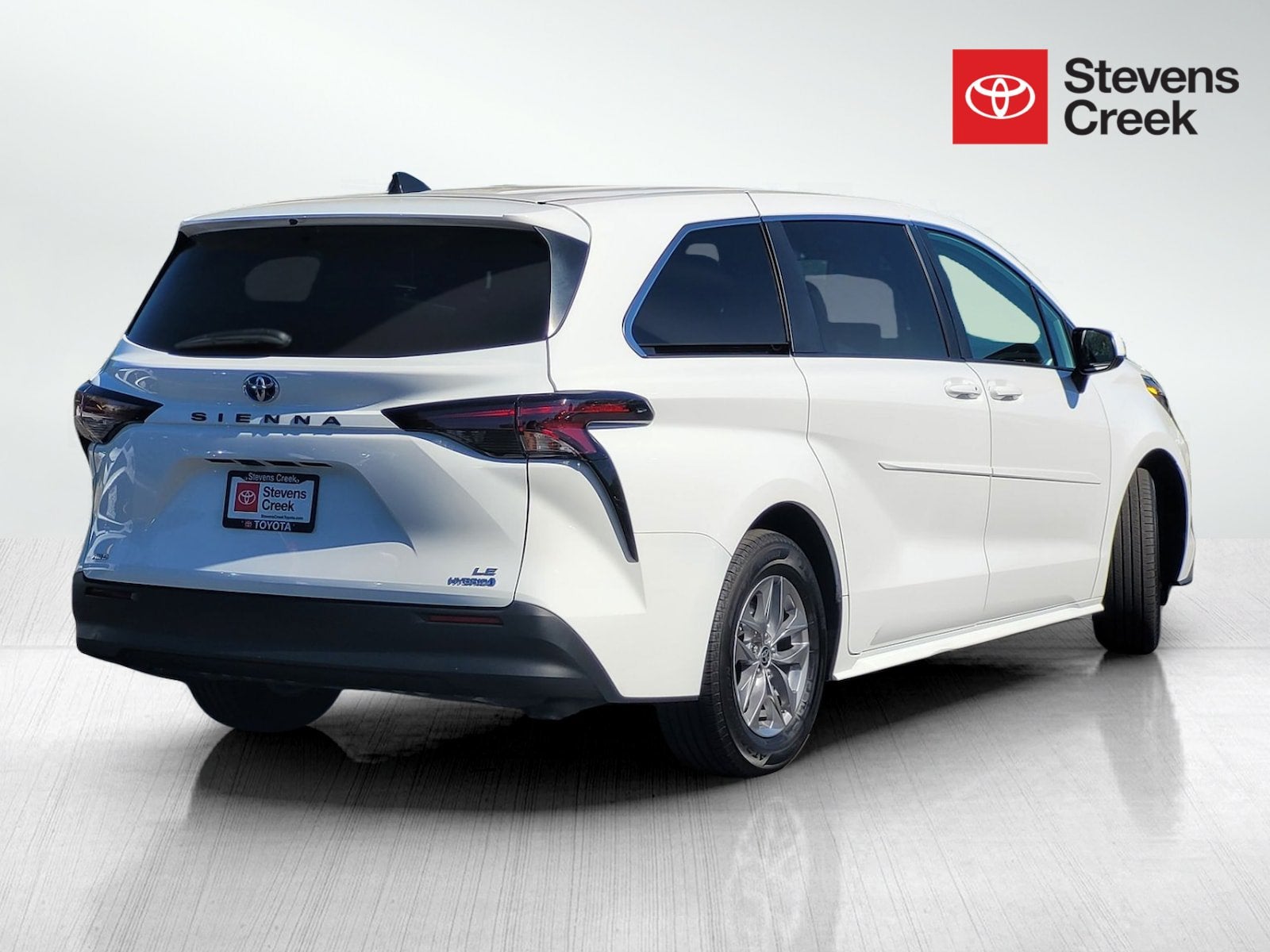2024 Toyota Sienna LE 8 Passenger